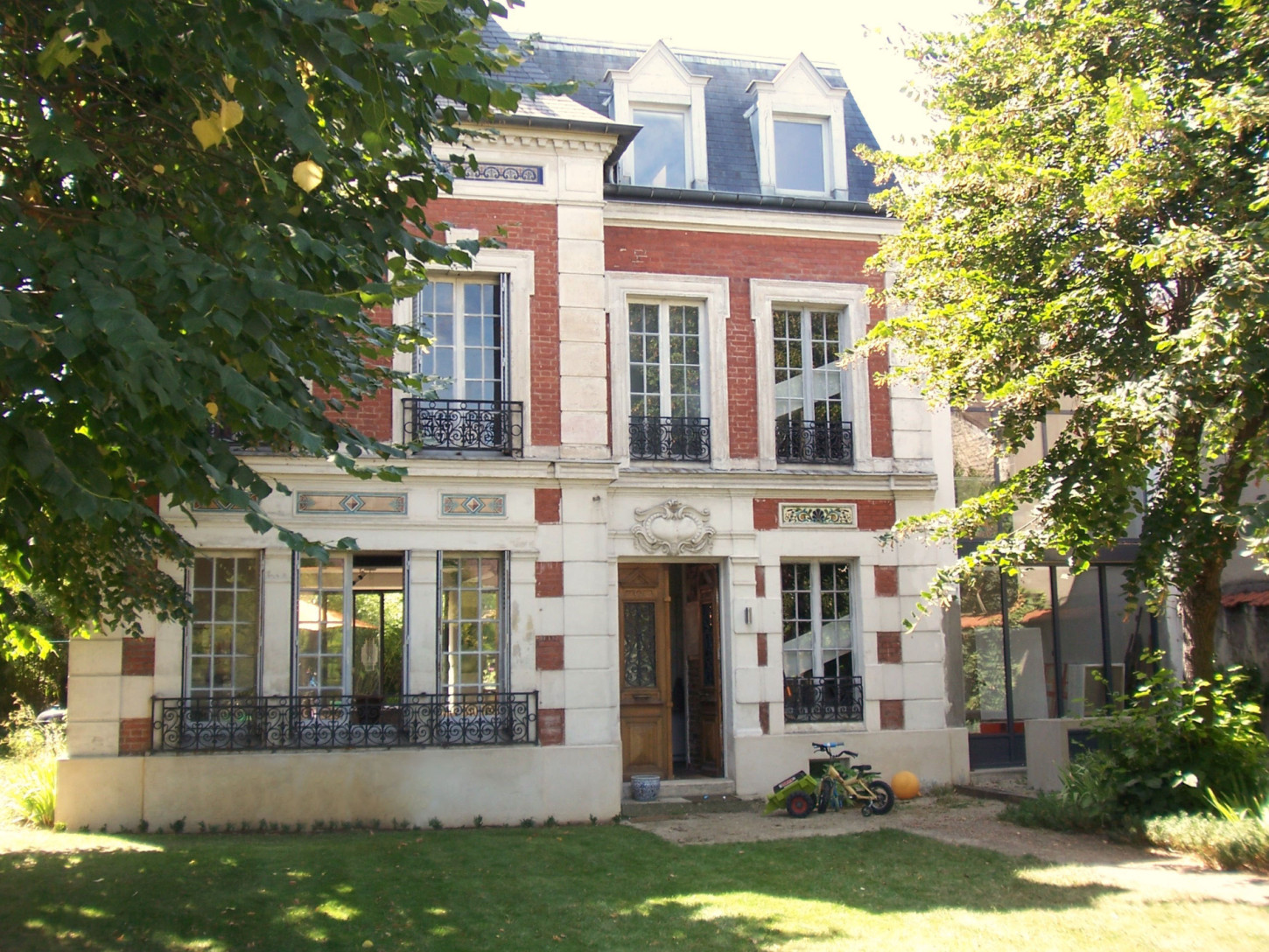 Pavillon de chasse par : Guillot Architectes, travaux réalisés en 2005